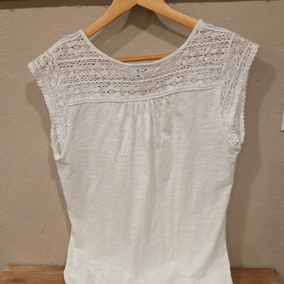 Cupio White Lace-Trim Cap Sleeve Top Size Med - Picture 3 of 4